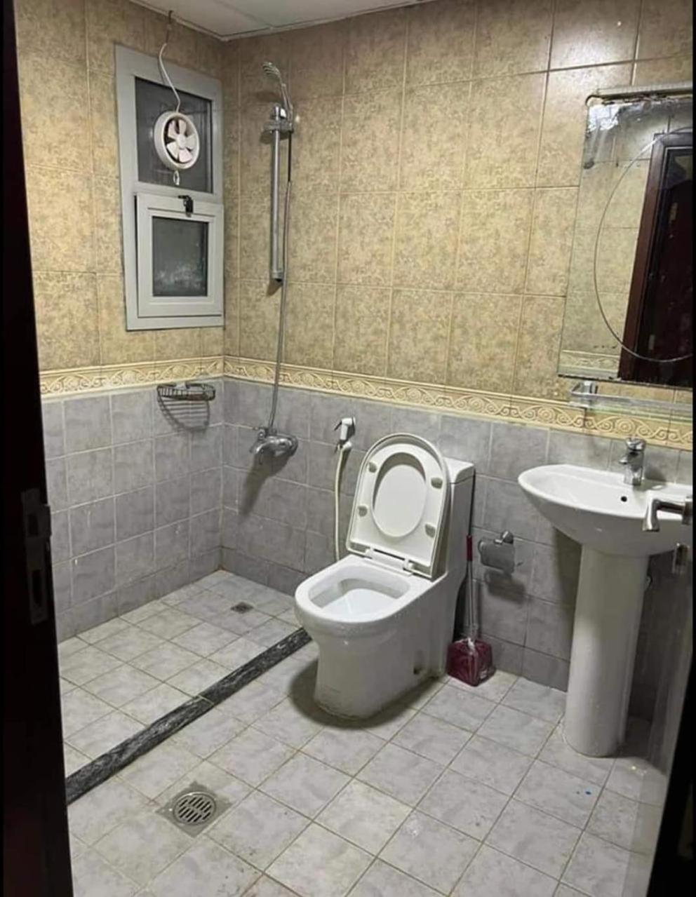 Parition In Apartment *