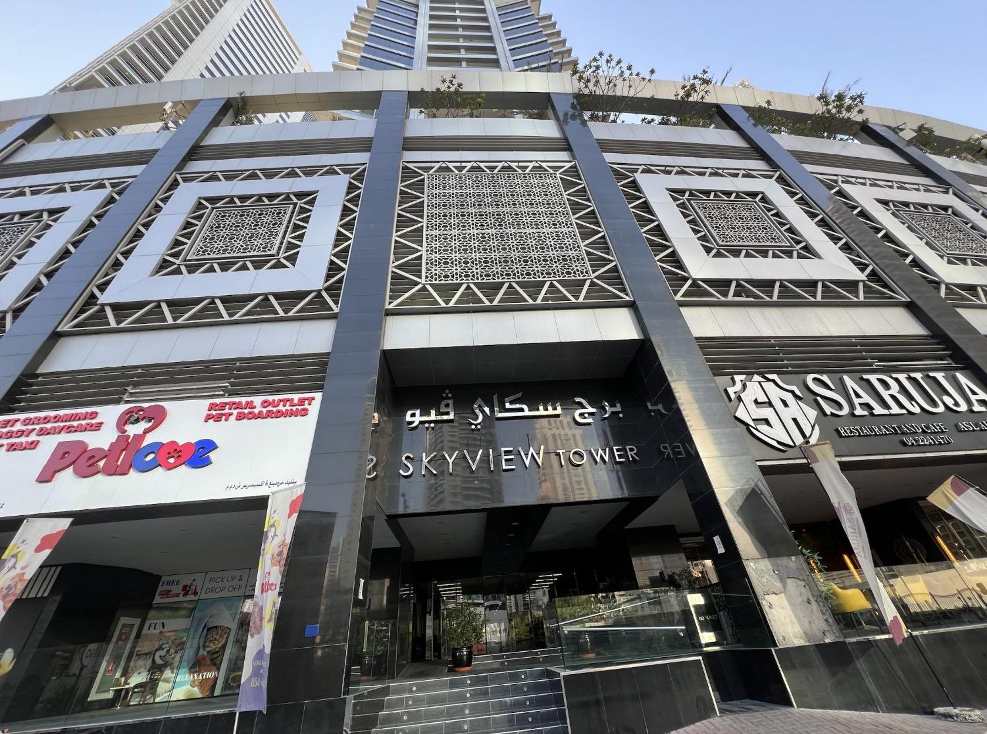 Modern 4br With Balcony And Scenic Marina Views Dubai