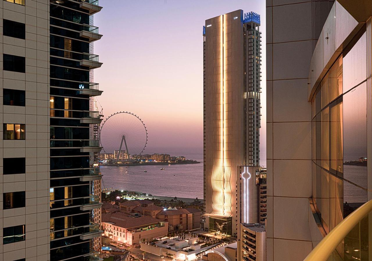 Apartment Modern 4br With Balcony And Scenic Marina Views