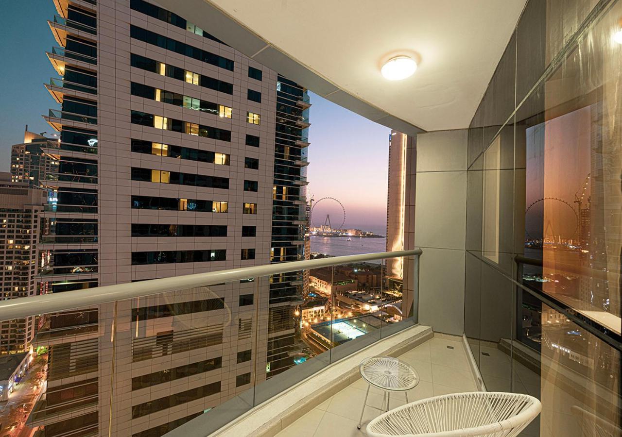 Modern 4br With Balcony And Scenic Marina Views Apartment
