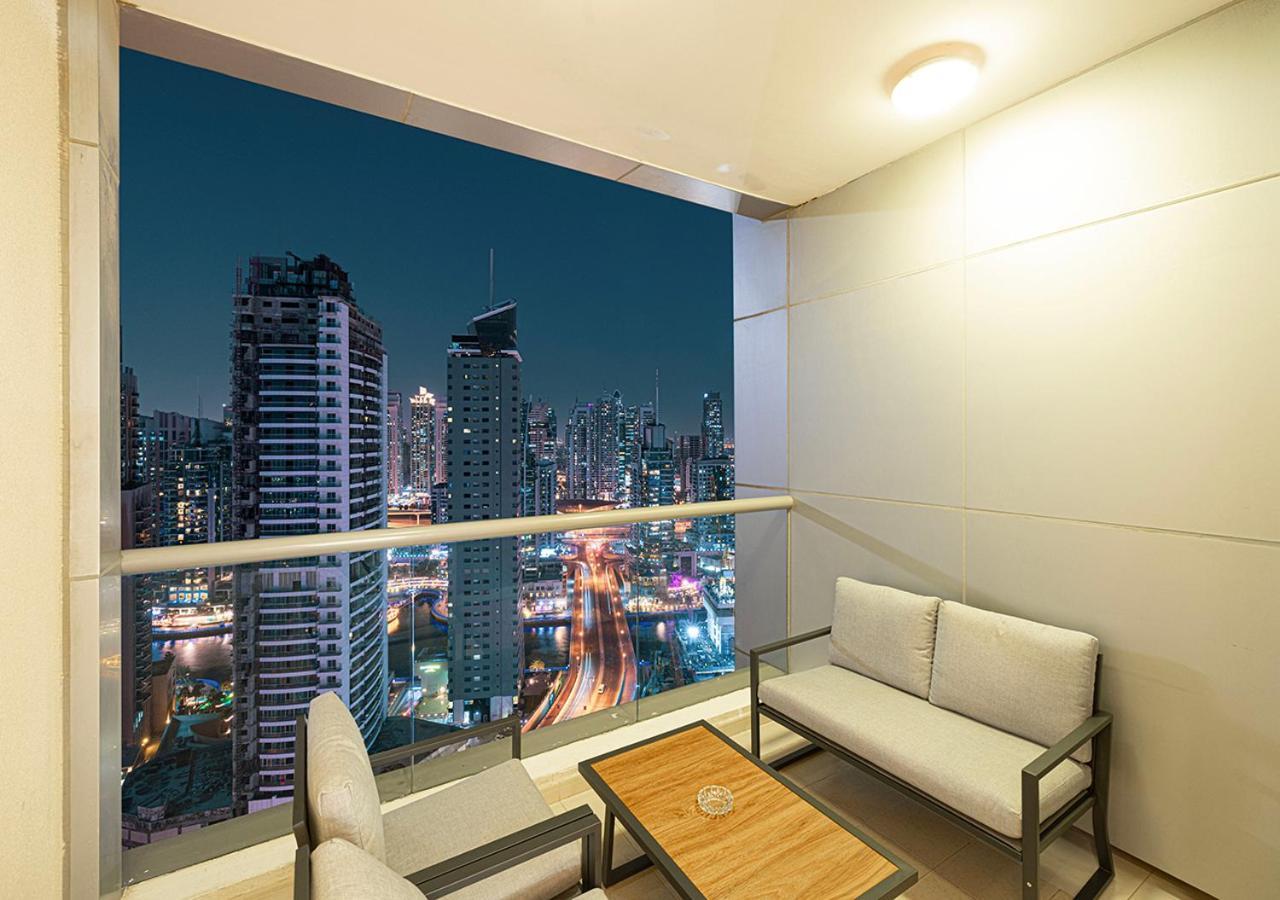 Modern 4br With Balcony And Scenic Marina Views Apartment