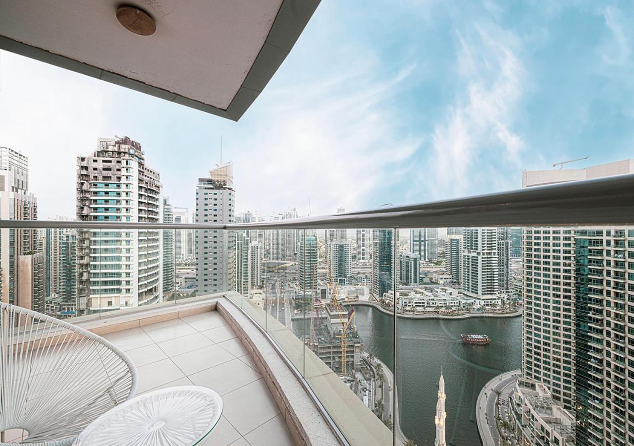 Apartment Modern 4br With Balcony And Scenic Marina Views