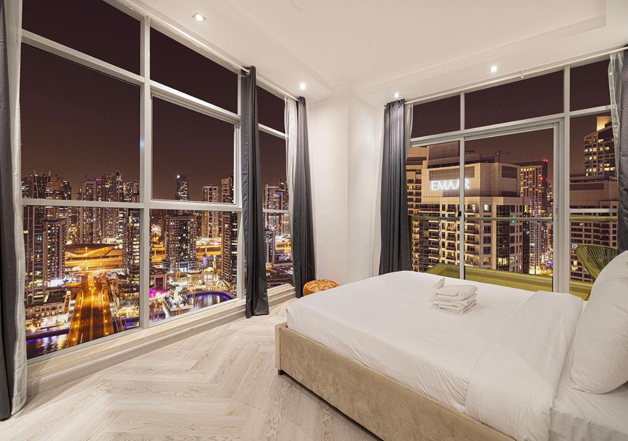 Modern 4br With Balcony And Scenic Marina Views Apartment *
