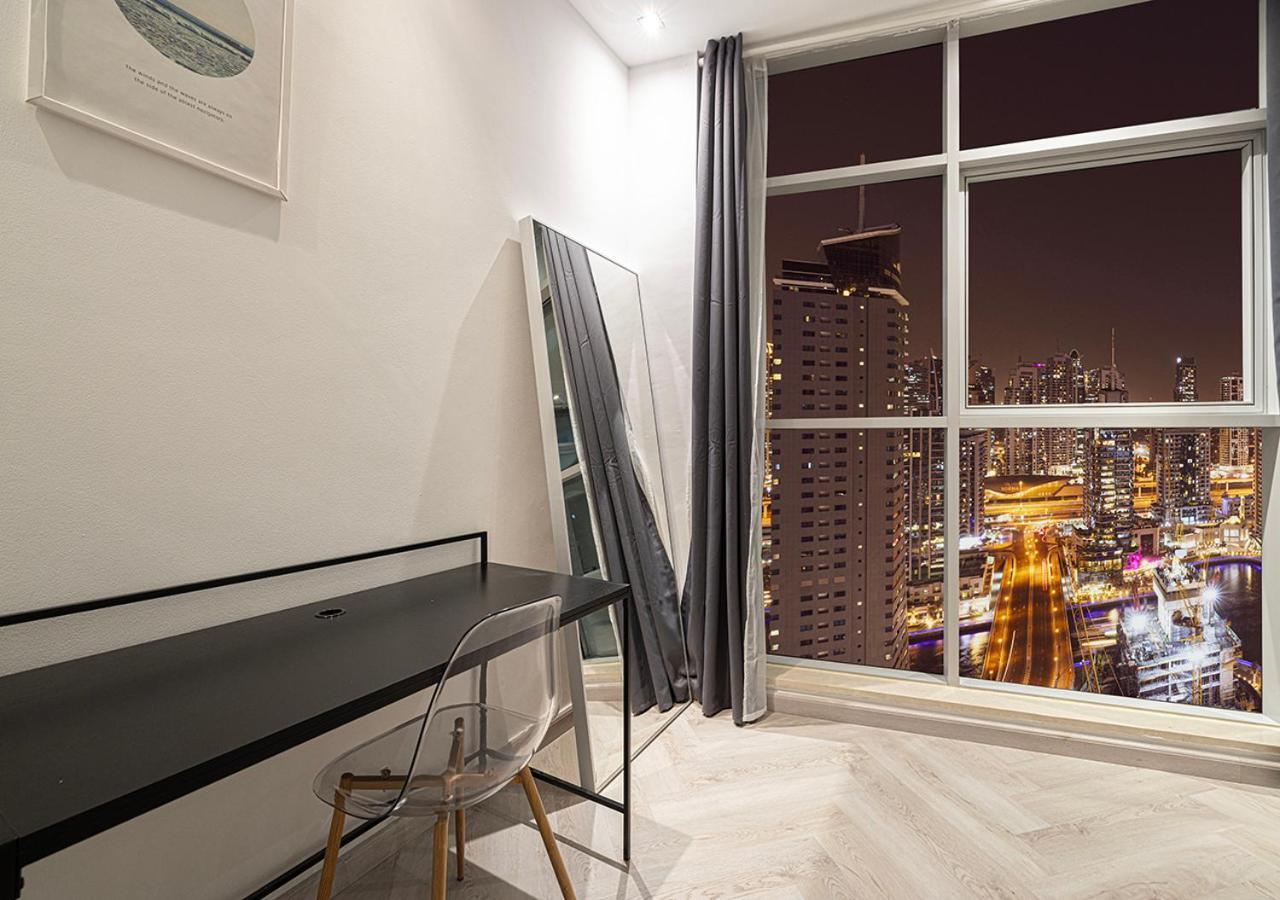 Modern 4br With Balcony And Scenic Marina Views