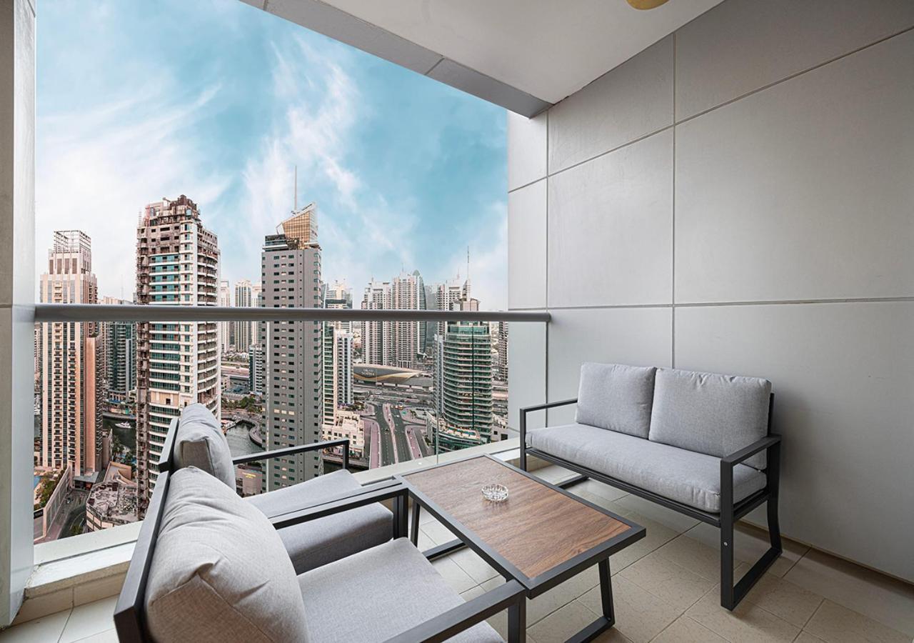 Apartment Modern 4br With Balcony And Scenic Marina Views