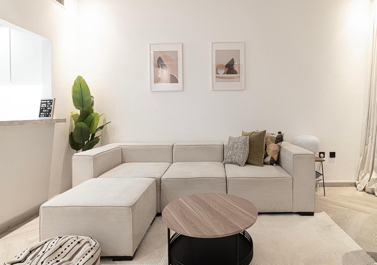 Modern 4br With Balcony And Scenic Marina Views Apartment Dubai