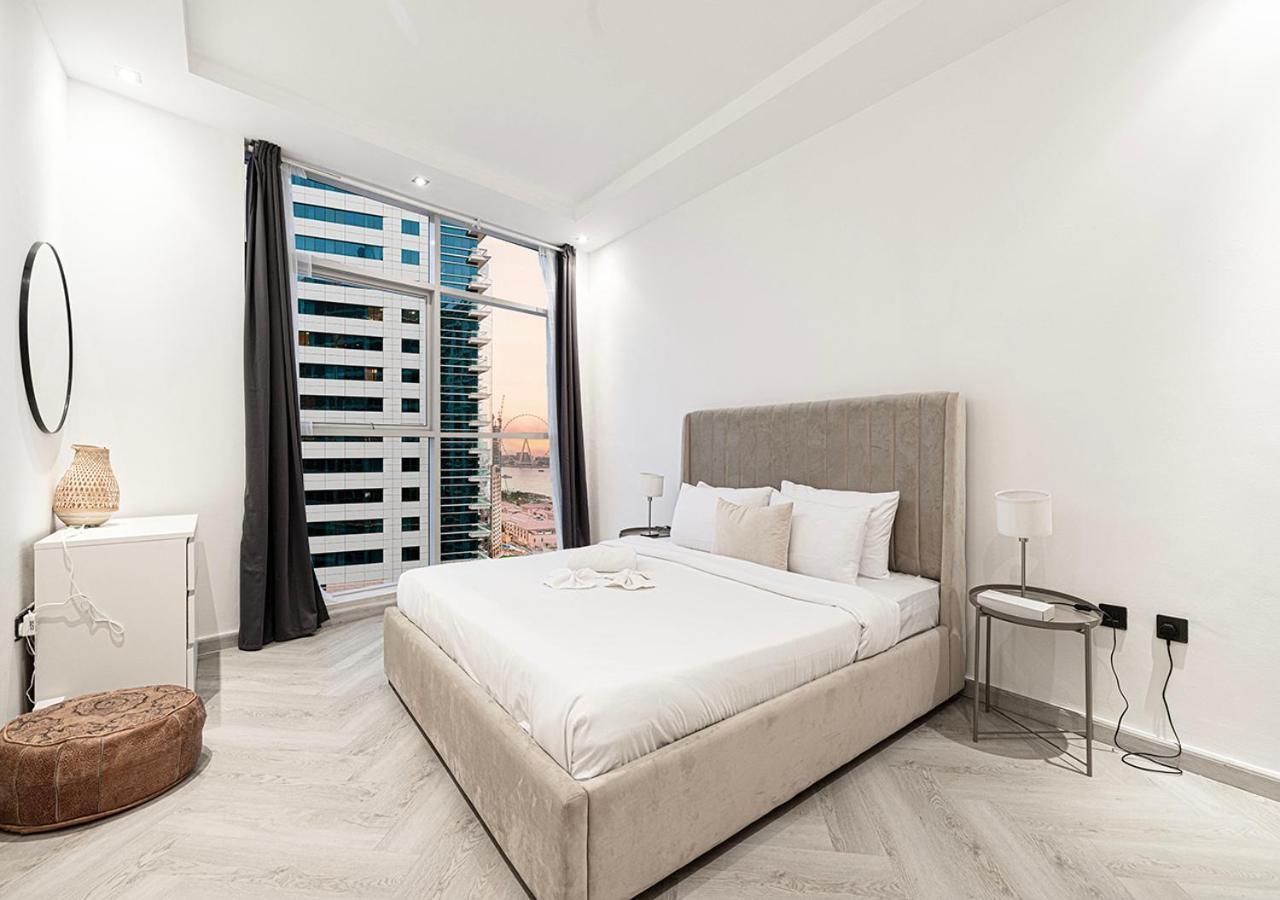 Modern 4br With Balcony And Scenic Marina Views Apartment Dubai