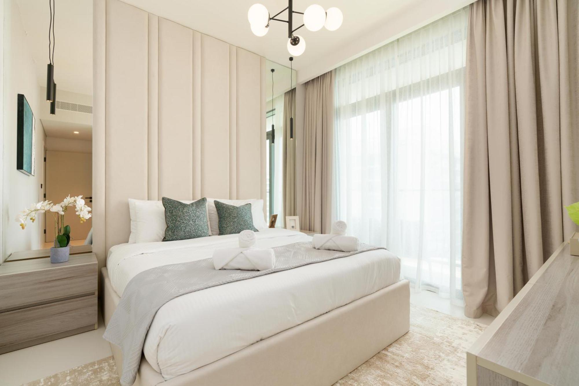 Marina Vista 2 - Beachfront Stunning - Full Sea Views Apartment Dubai