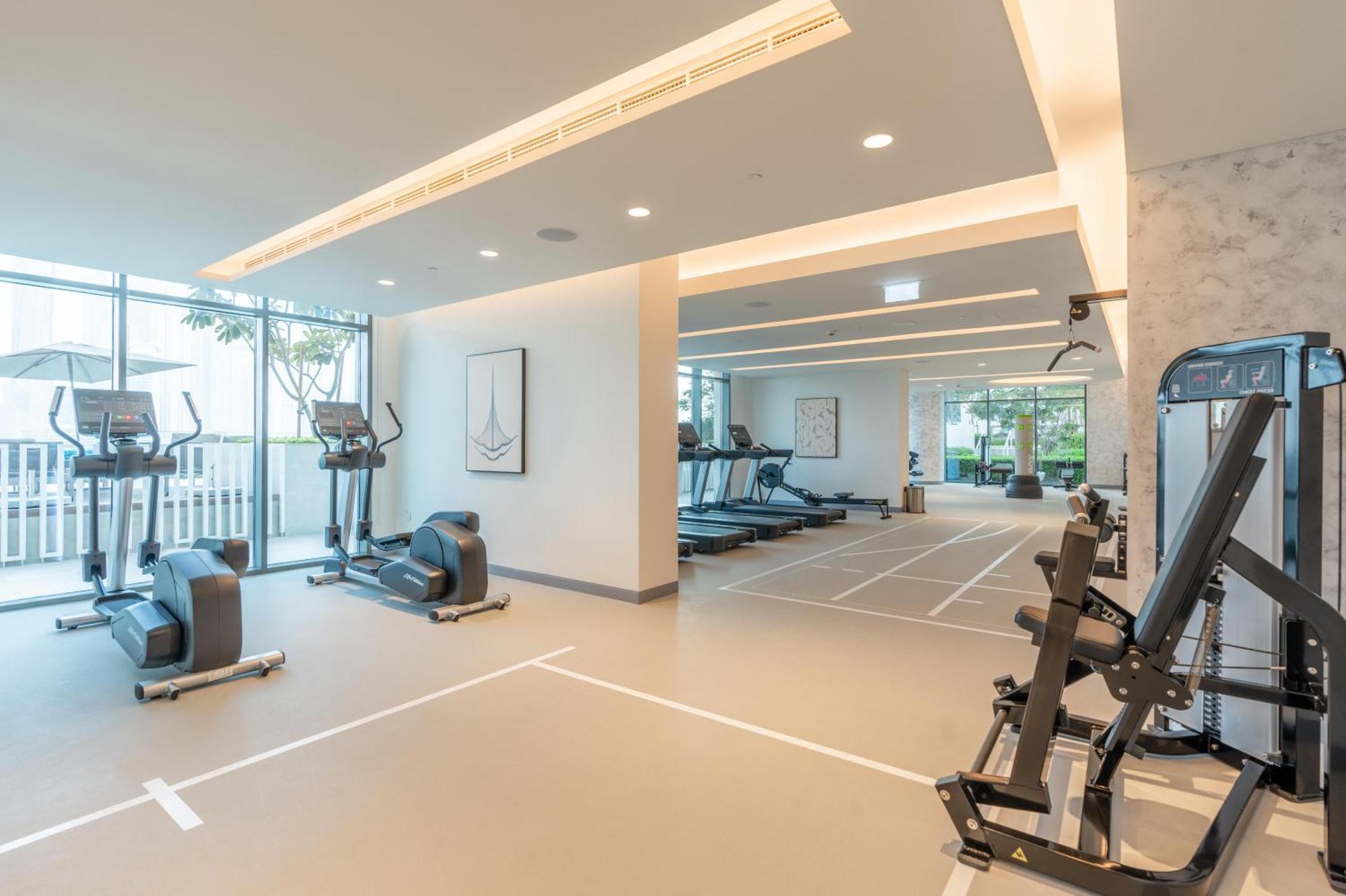 Marina Vista 2 - Beachfront Stunning - Full Sea Views Apartment Dubai