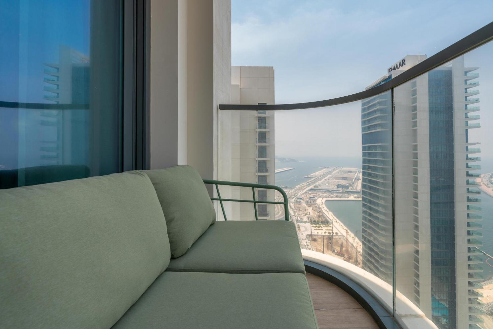 Marina Vista 2 - Beachfront Stunning - Full Sea Views * Dubai