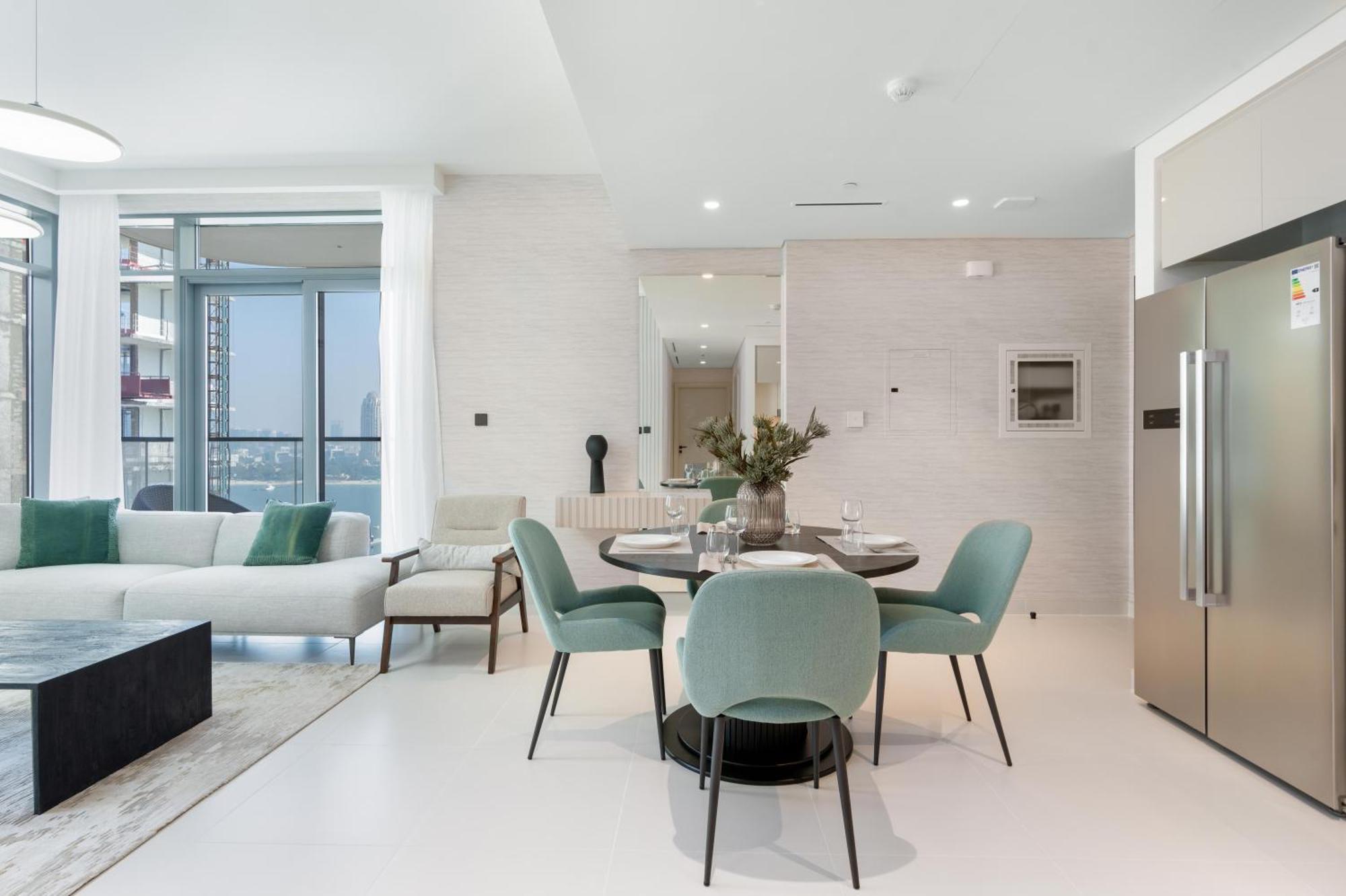 Marina Vista 2 - Beachfront Stunning - Full Sea Views Apartment Dubai
