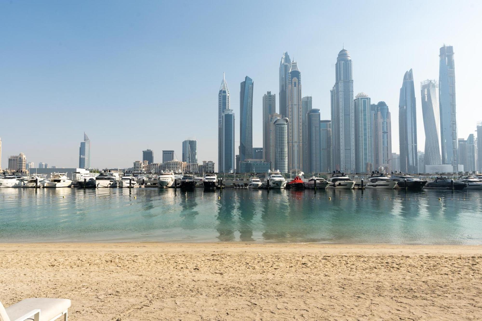 Marina Vista 2 - Beachfront Stunning - Full Sea Views