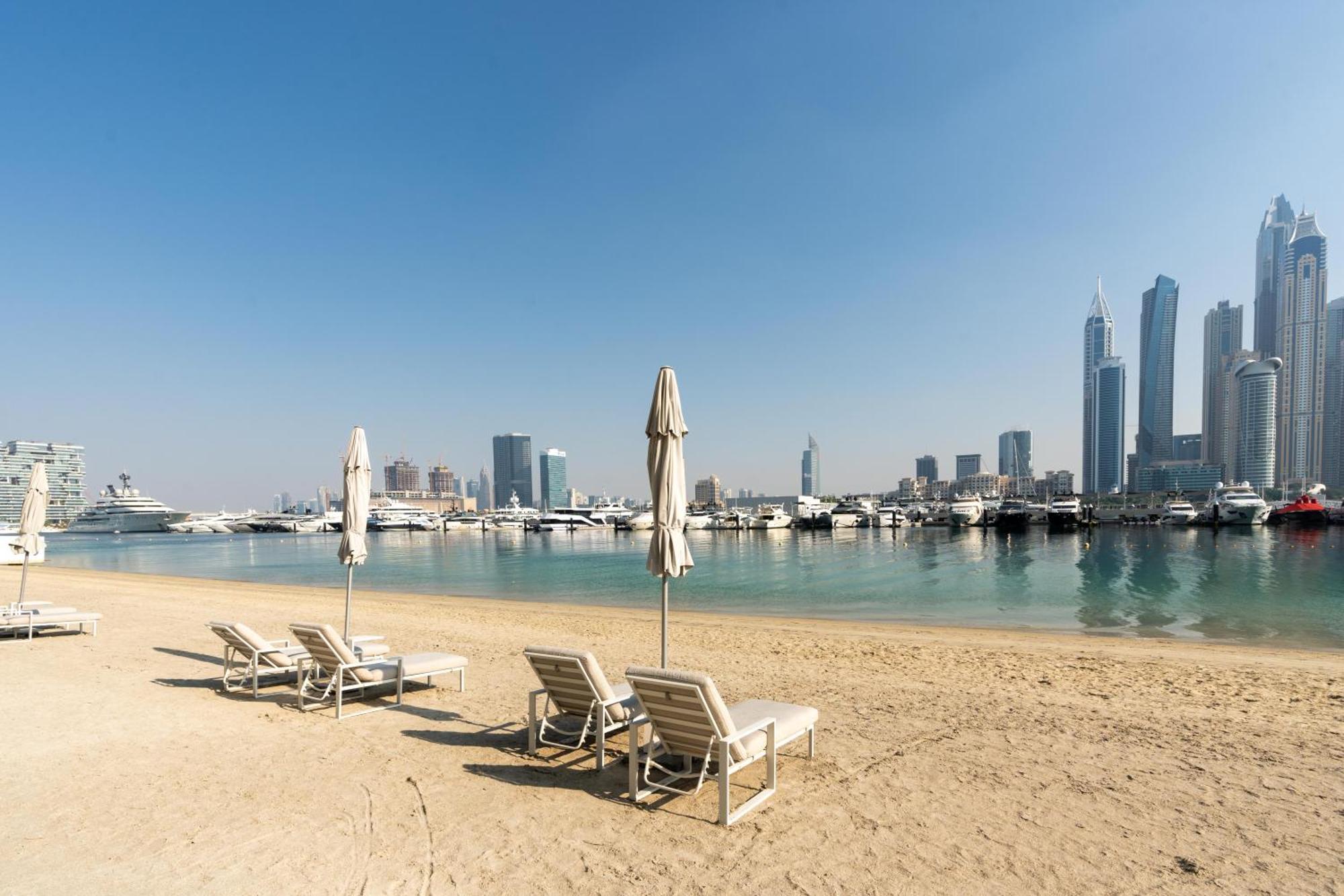 Marina Vista 2 - Beachfront Stunning - Full Sea Views Apartment
