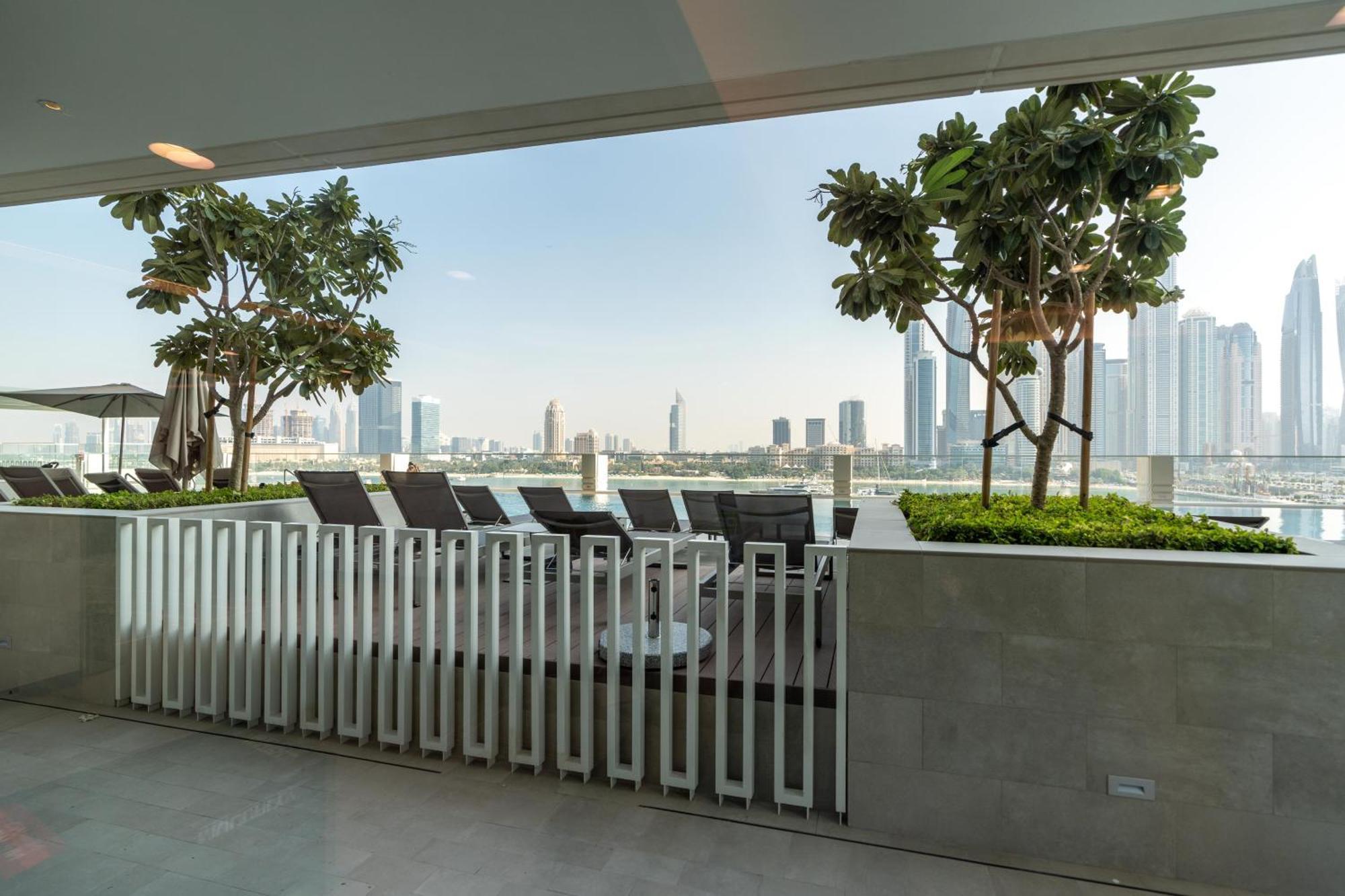 Apartment Marina Vista 2 - Beachfront Stunning - Full Sea Views Dubai
