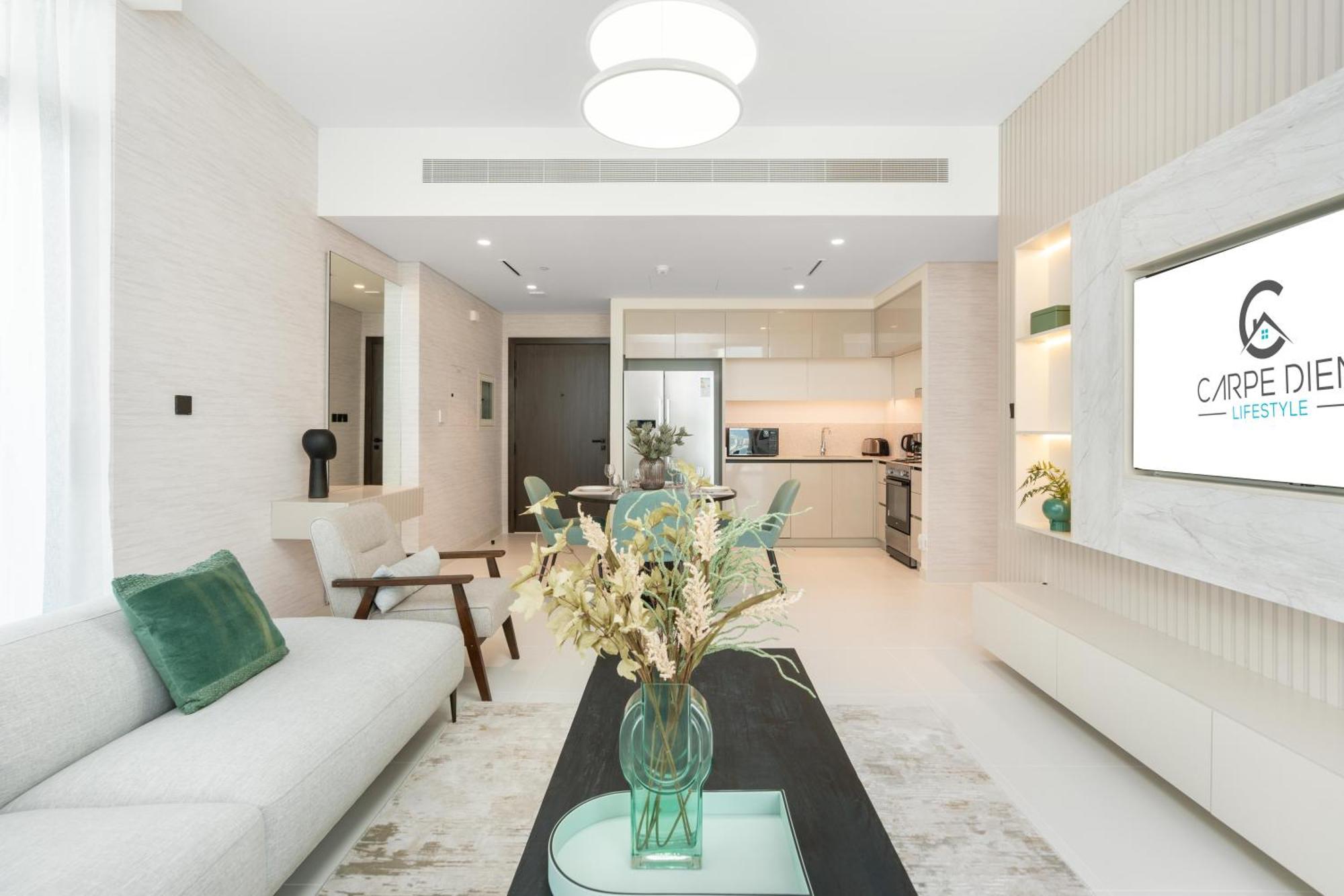Marina Vista 2 - Beachfront Stunning - Full Sea Views *