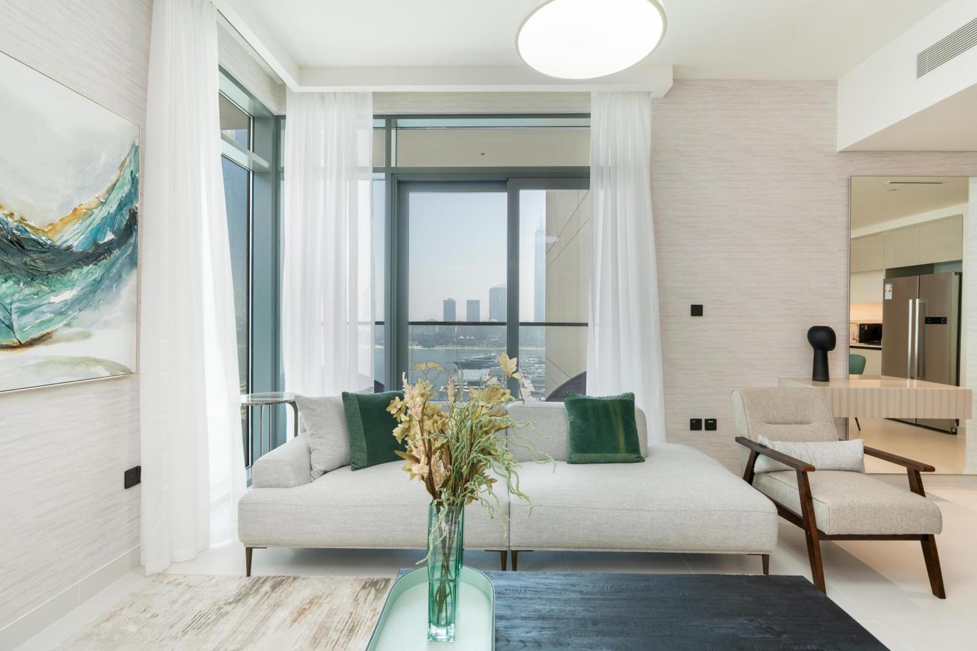 Marina Vista 2 - Beachfront Stunning - Full Sea Views * Dubai