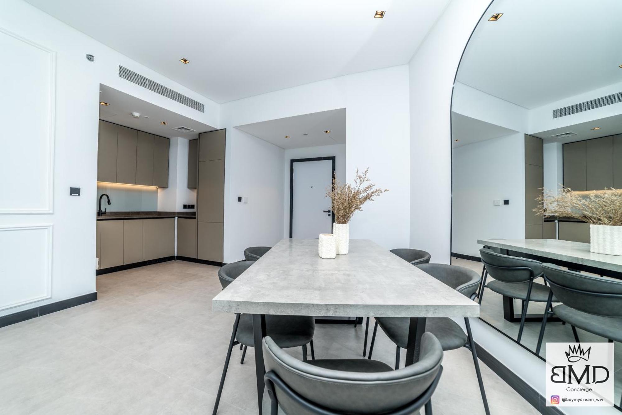 Mordern Burj Khalifa View 2bd Apartment *