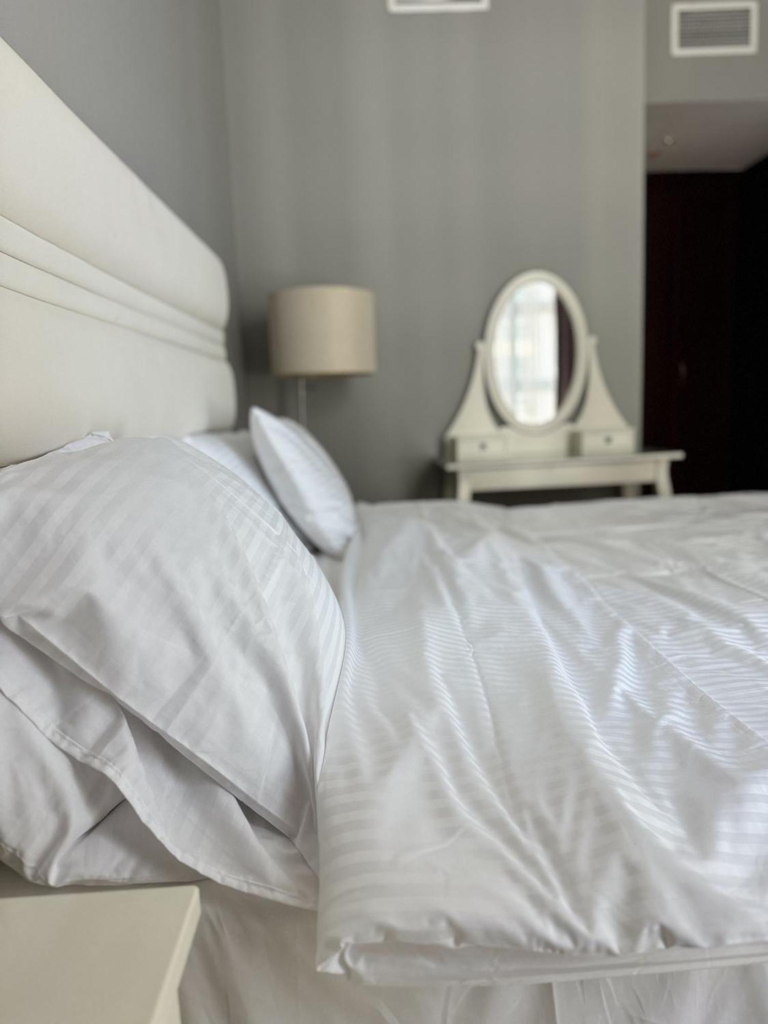 Comfortable, Spacious 1bd In Marina Apartment *