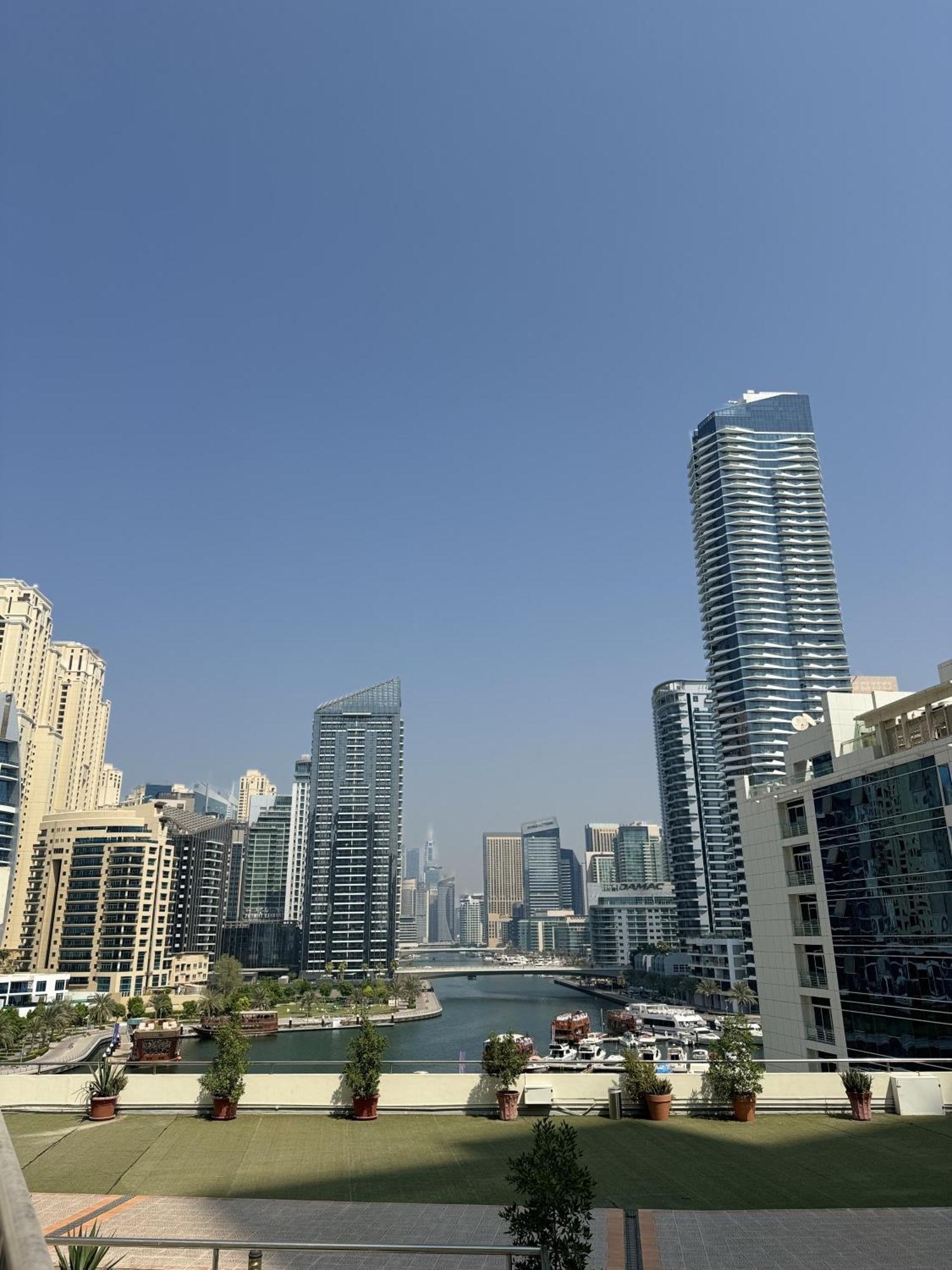 Apartment Comfortable, Spacious 1bd In Marina Dubai