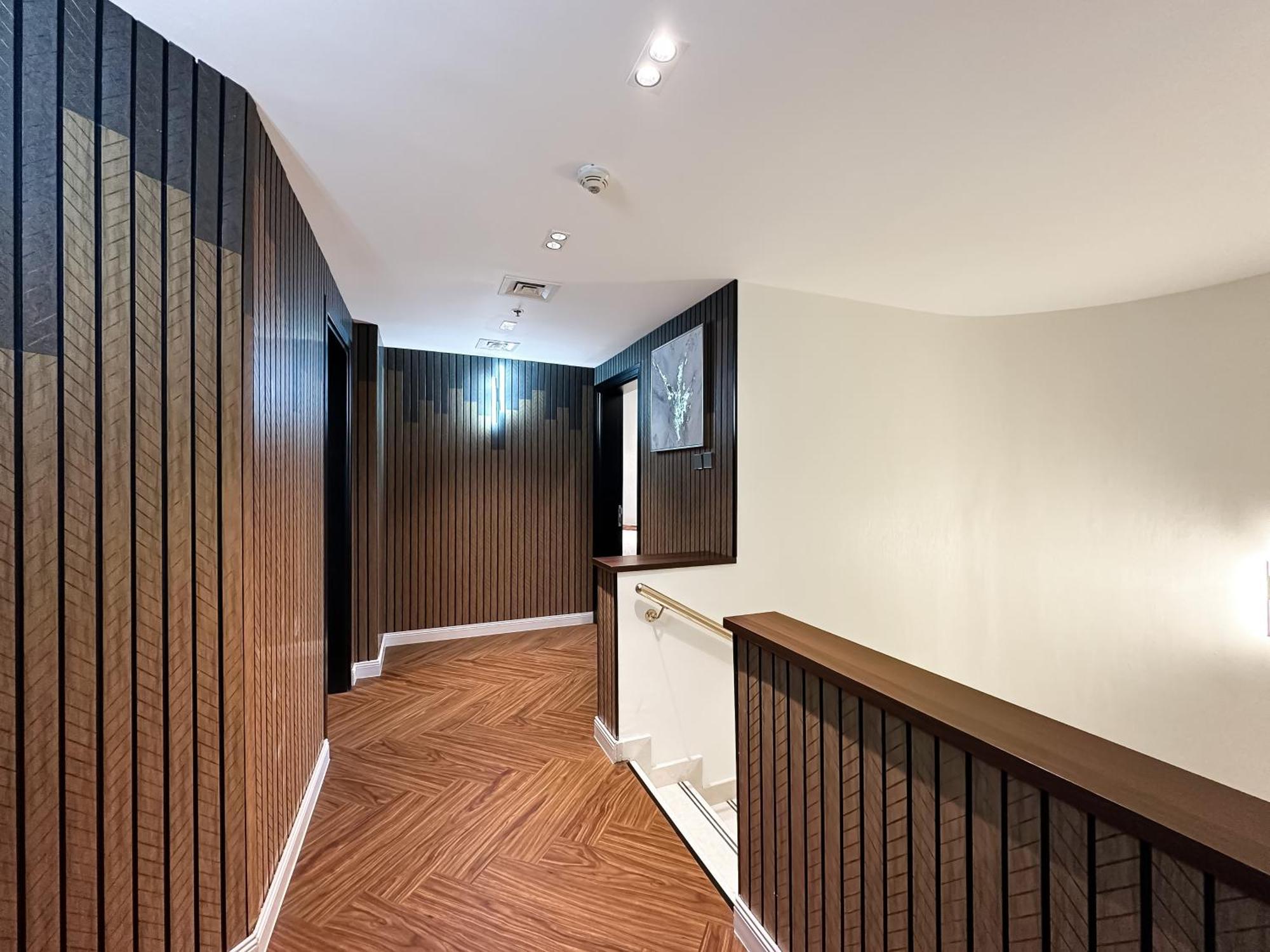 3-bdr Marina Gem W Stunning Yacht Bay Views Apartment