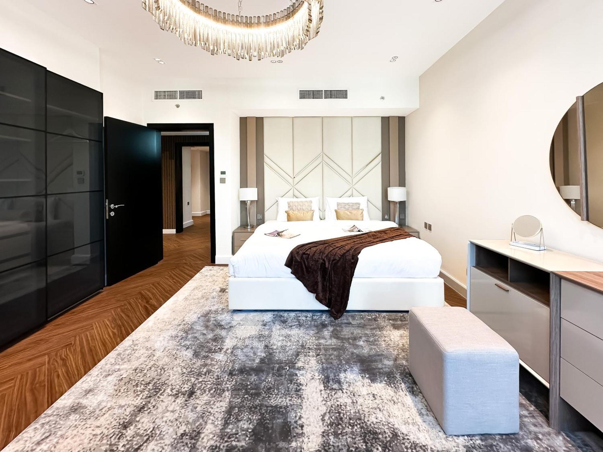 Apartment 3-bdr Marina Gem W Stunning Yacht Bay Views