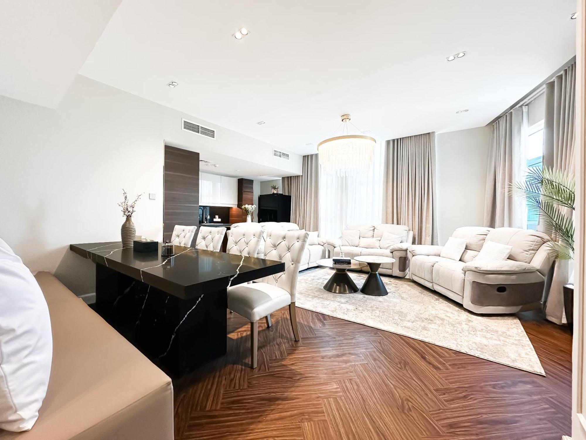 3-bdr Marina Gem W Stunning Yacht Bay Views *