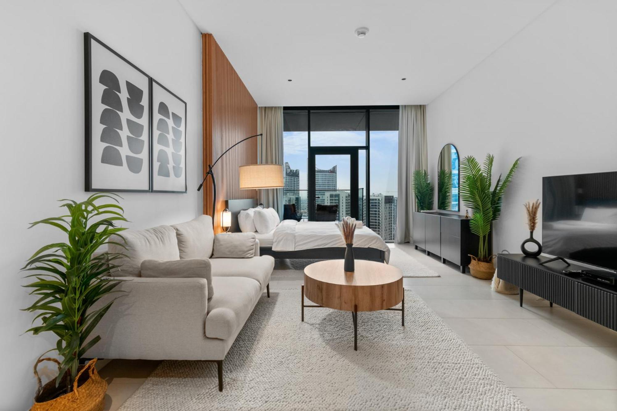 Apartment Waves - Chic High-floor Retreat With Canal Views