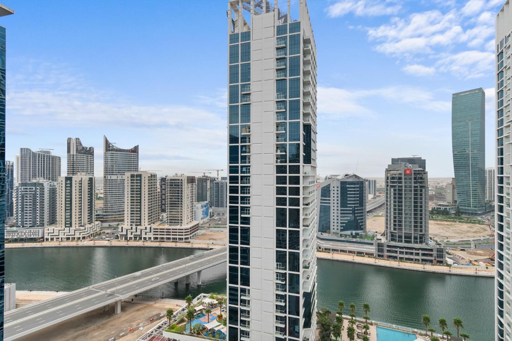 Waves - Chic High-floor Retreat With Canal Views Apartment *