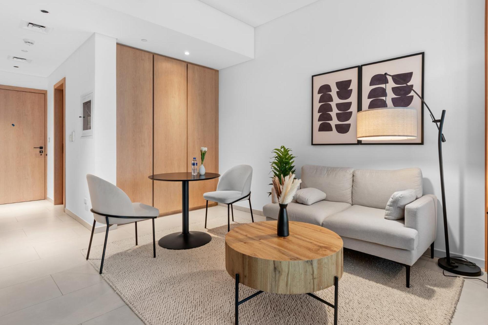 Waves - Chic High-floor Retreat With Canal Views Apartment *