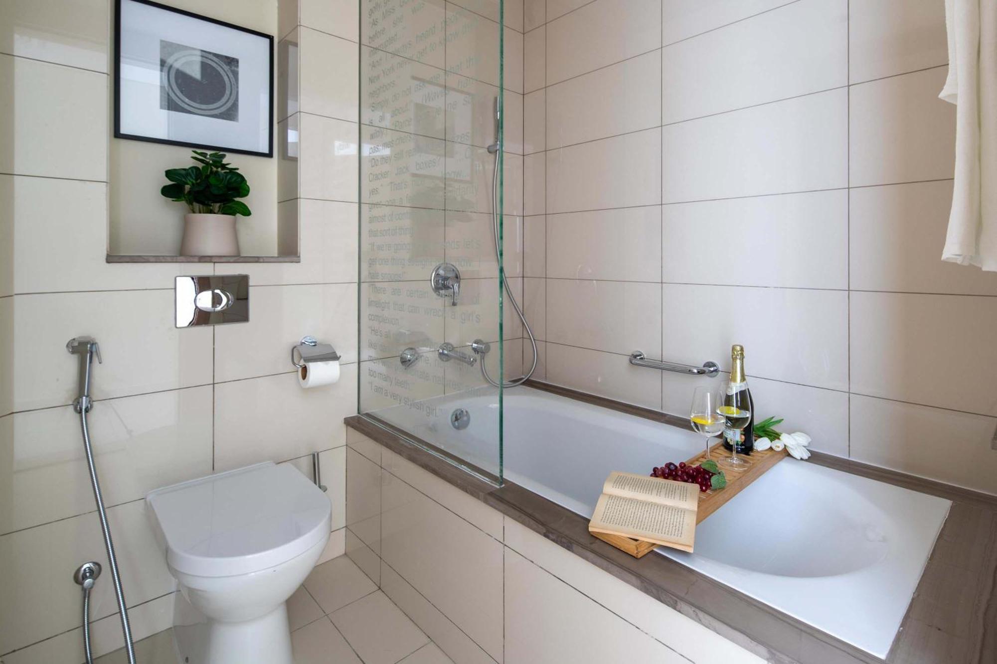 Apartment Frank Porter - Damac Paramount *