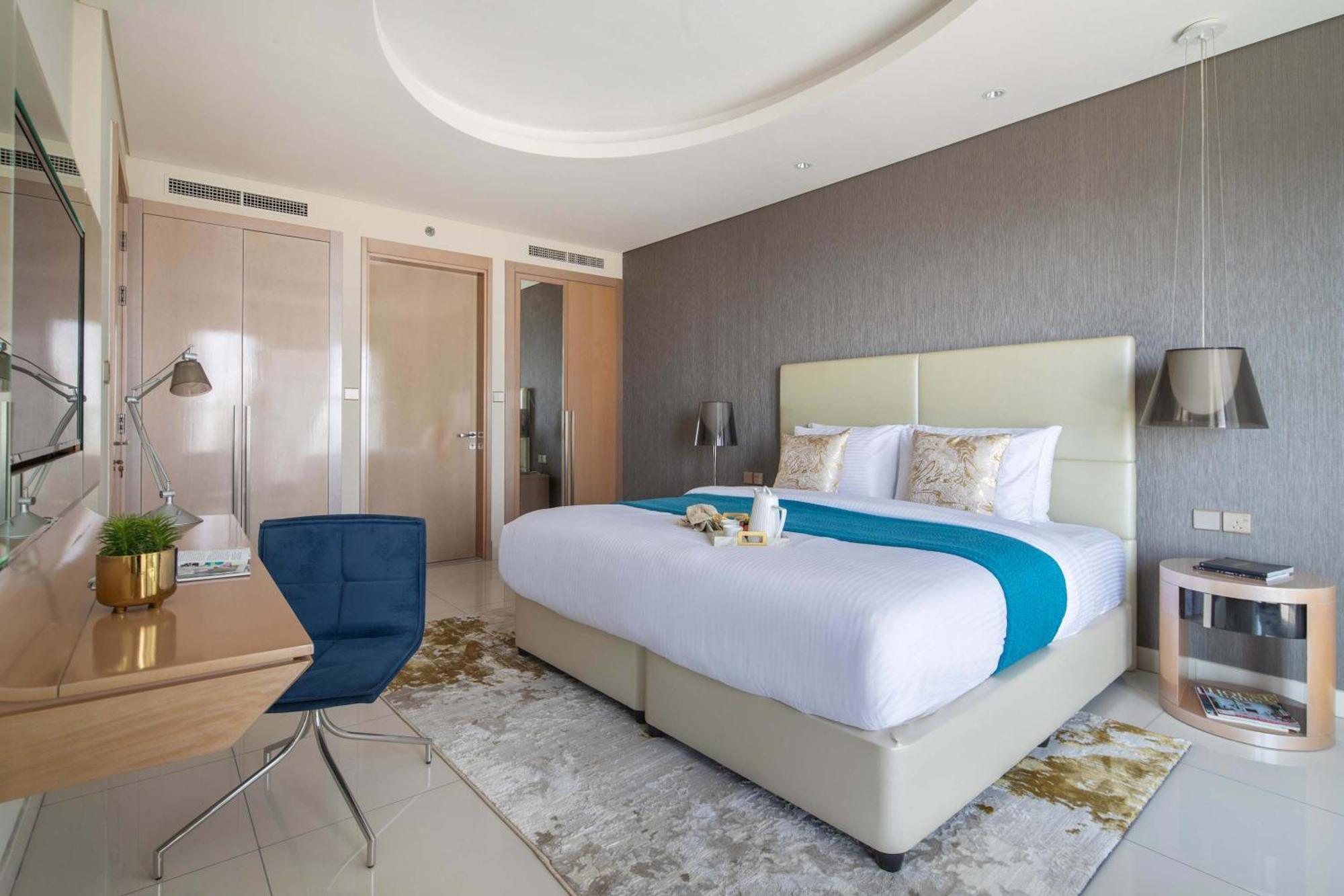 Frank Porter - Damac Paramount Apartment