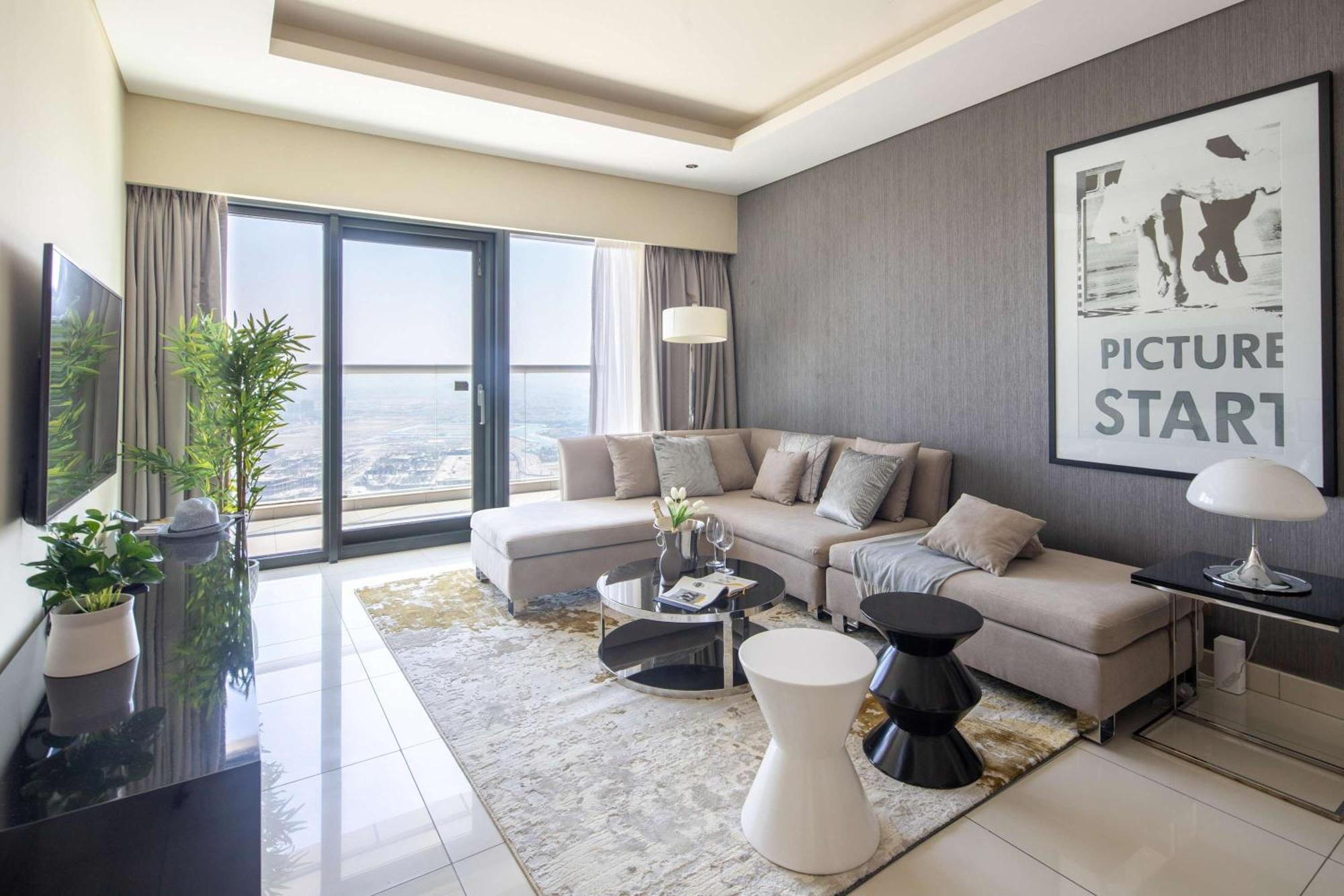 Frank Porter - Damac Paramount Apartment Dubai
