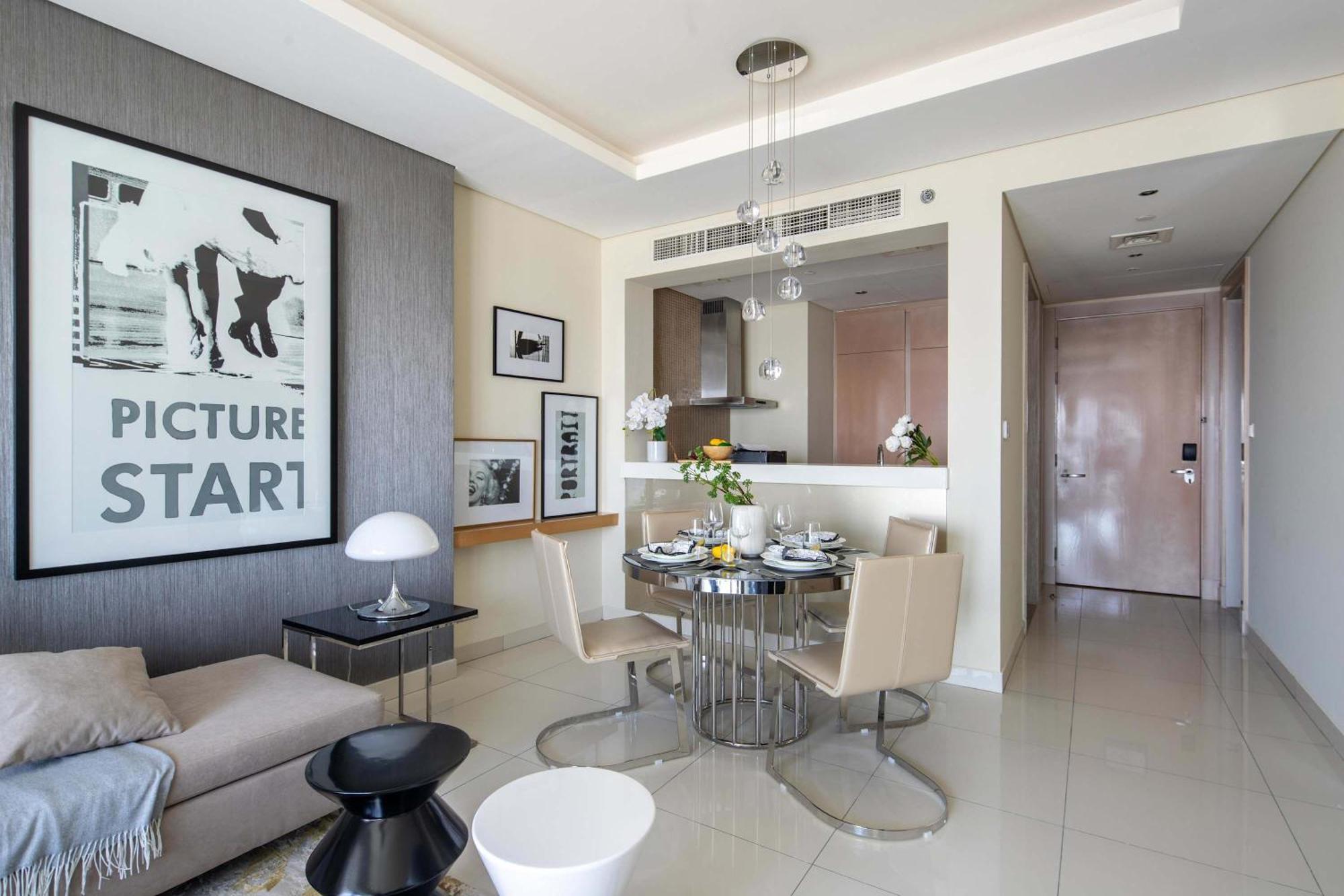 Frank Porter - Damac Paramount * Dubai