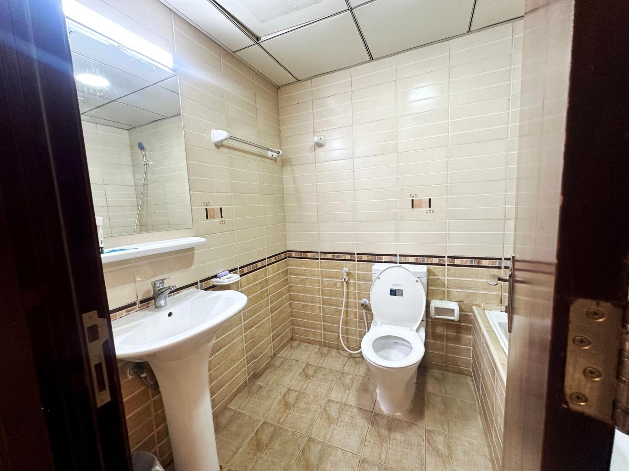 Horizon View Partition In Barsha Heights Near Metro Homestay