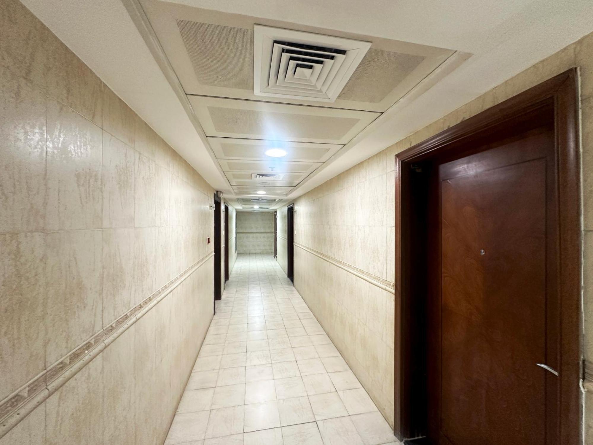 Horizon View Partition In Barsha Heights Near Metro Homestay *