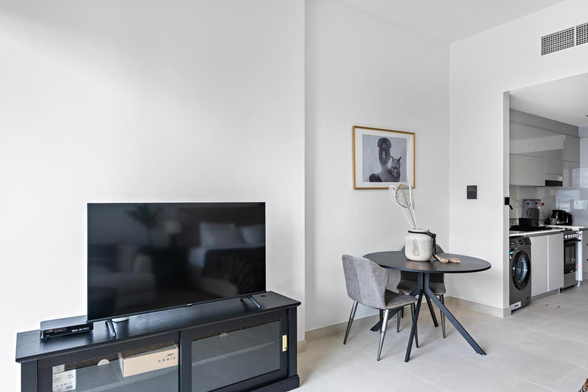 Apartment Furnished Binghatti Canal - Burj Khalifa View, Dubai