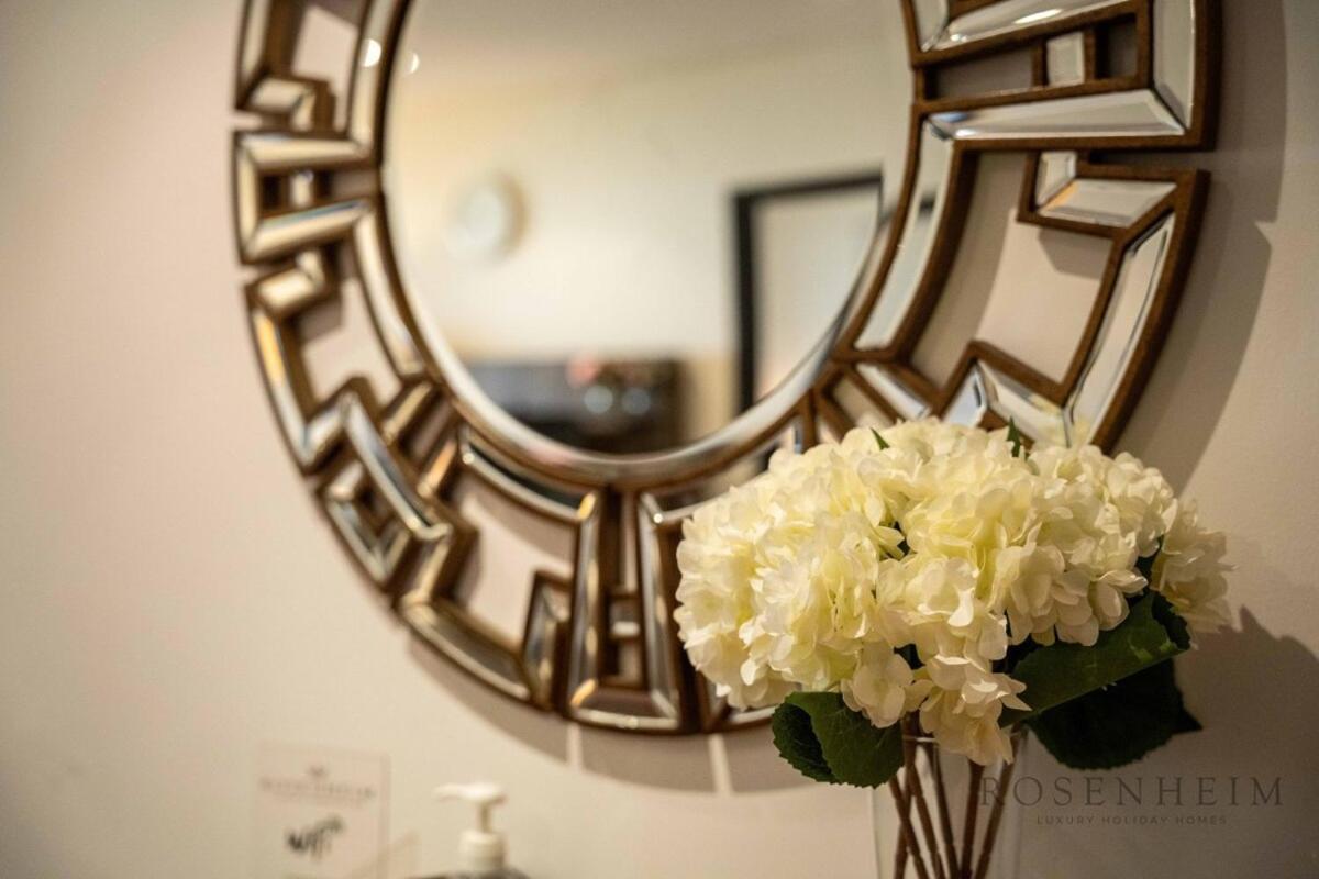 Rosenheim | Seraphic 2 Ensuite Br At Palm Jumeirah Dubai