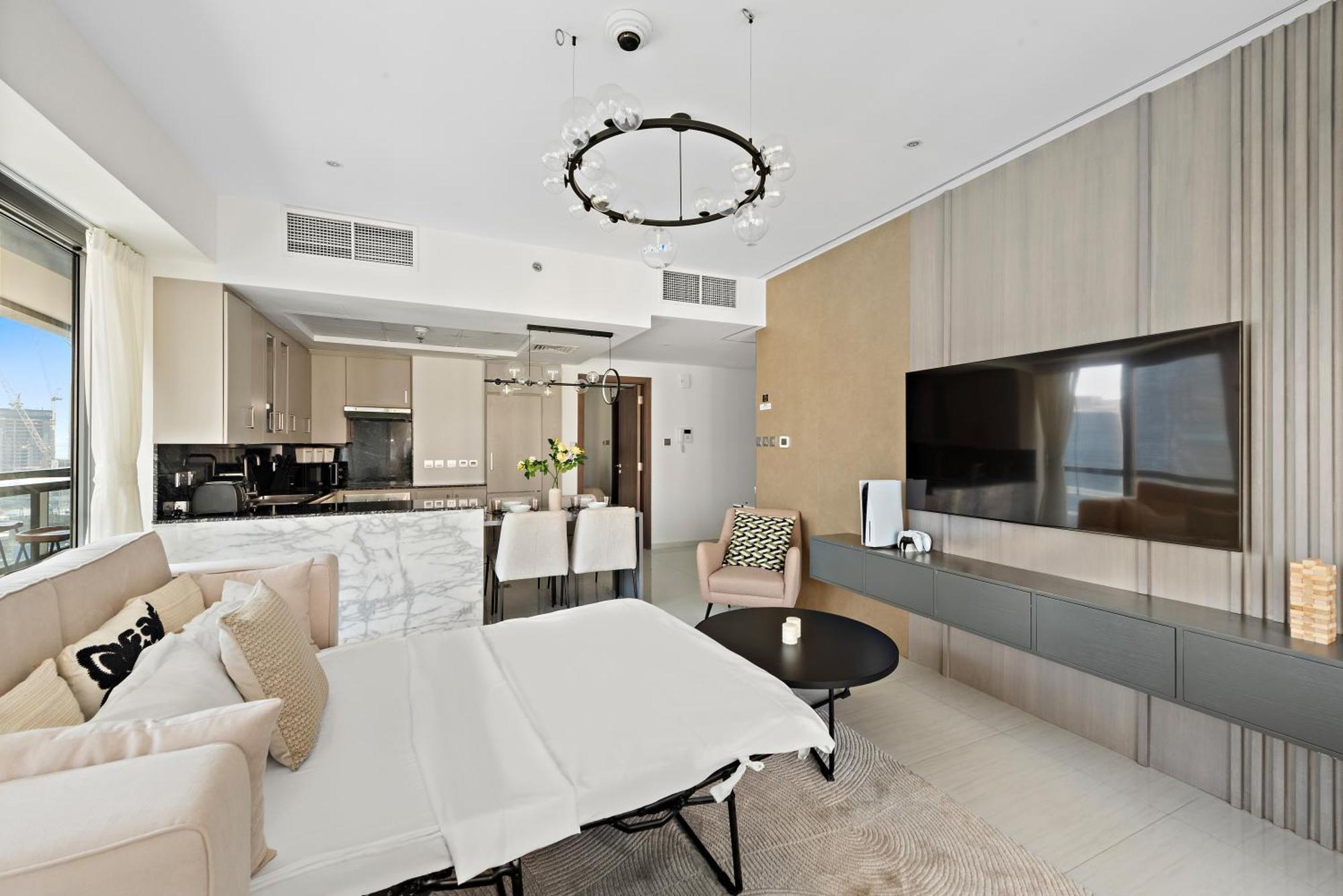 First Class 2br With Full Boulevard View Dubai