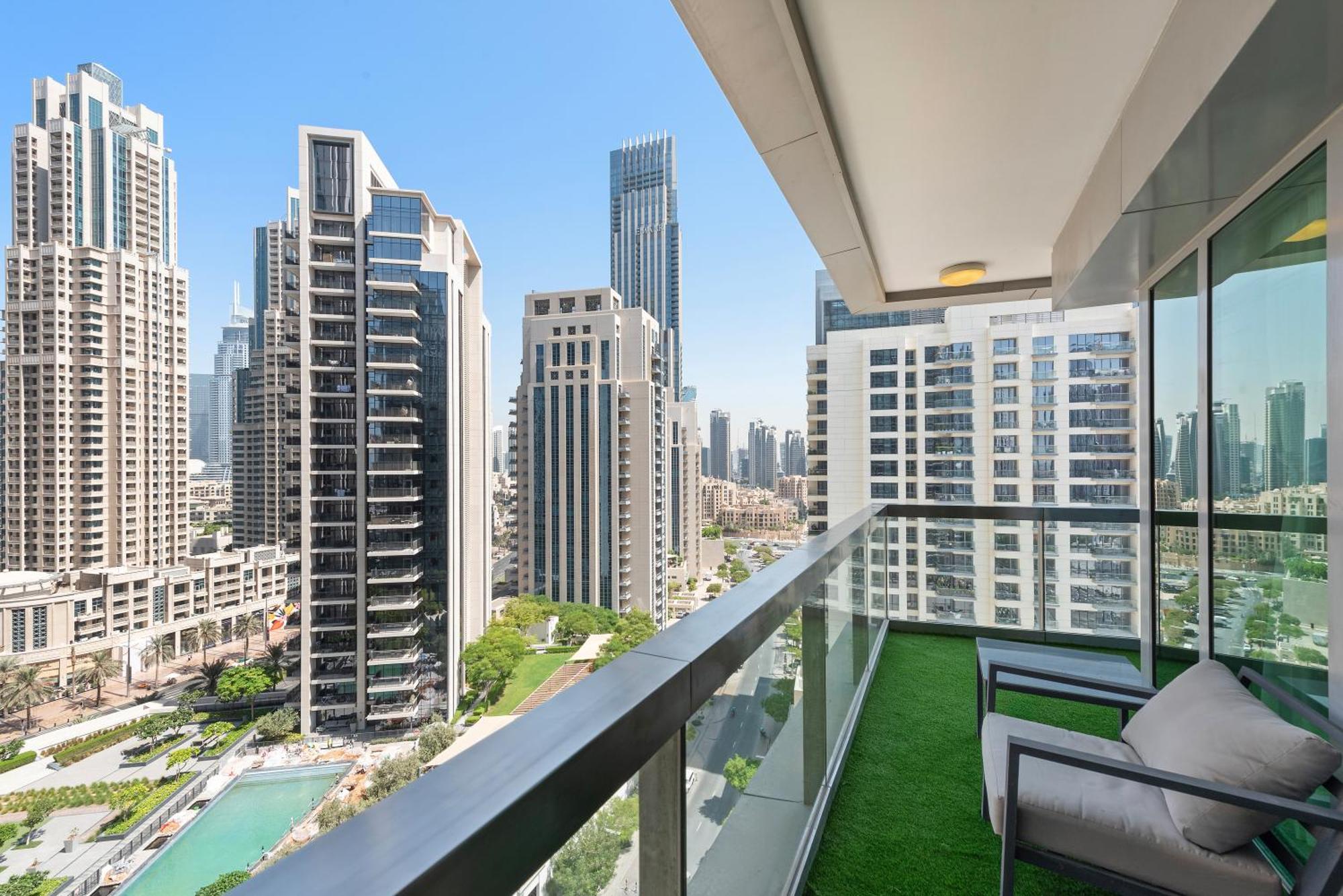 First Class 2br With Full Boulevard View
