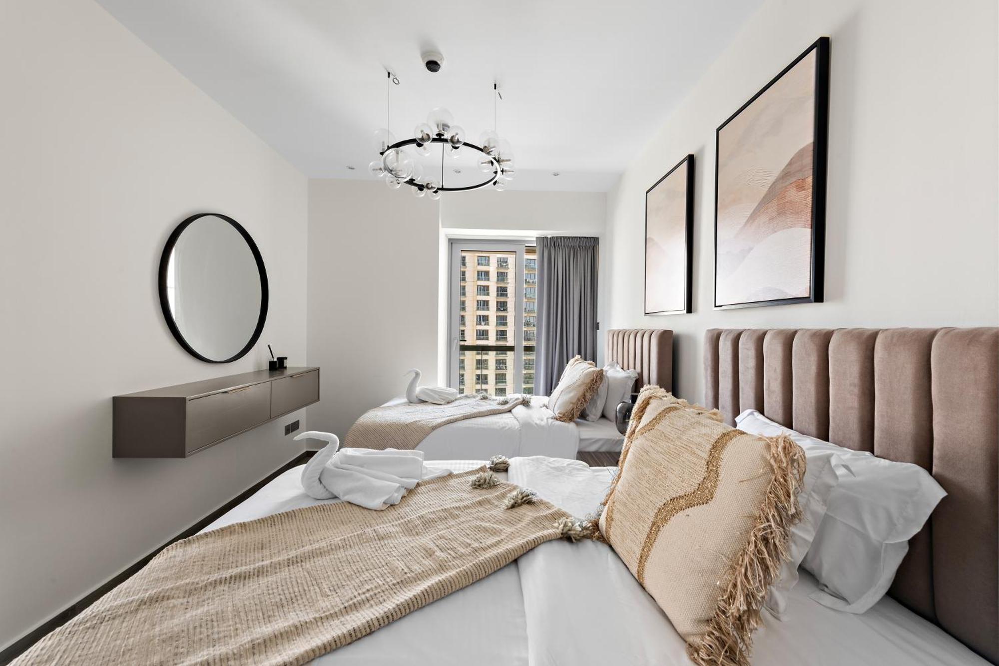 Apartment First Class 2br With Full Boulevard View Dubai