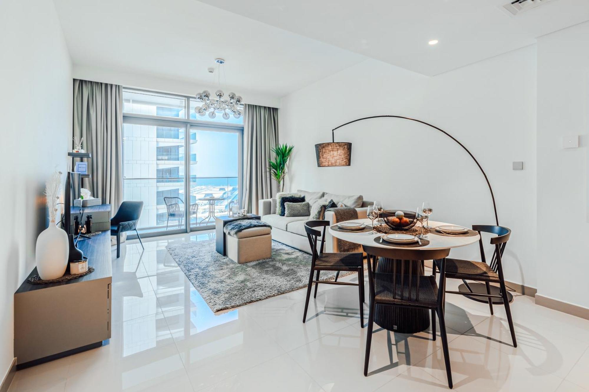 Opulent & Chic - 1 Bedroom - Beachfront