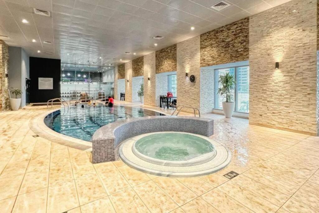 Luxury Onebedroom Apartment Next To Barasti Beach Dubai