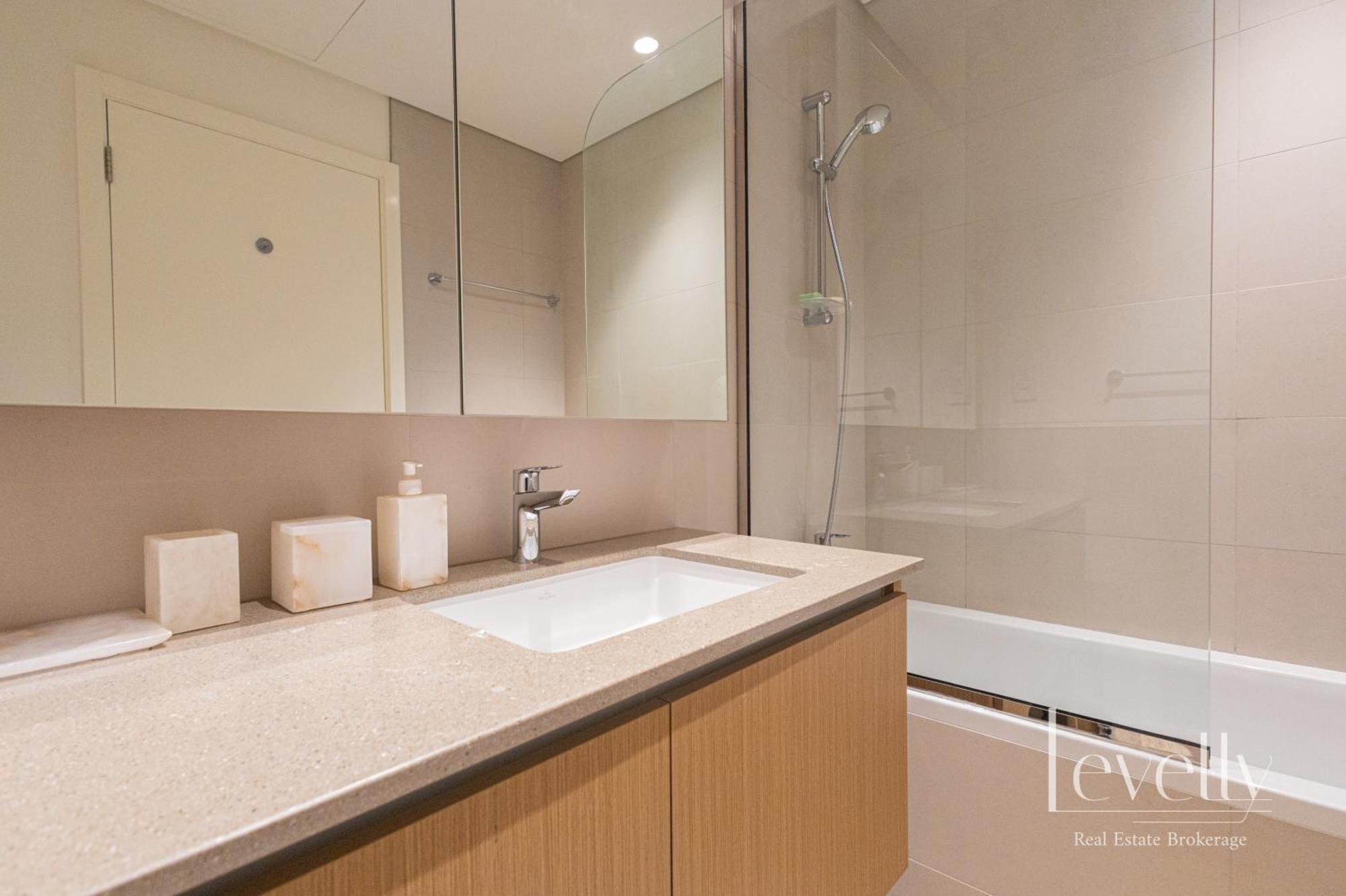 Apartment Spacious Modern 2br With Partial Burj Khalifa View