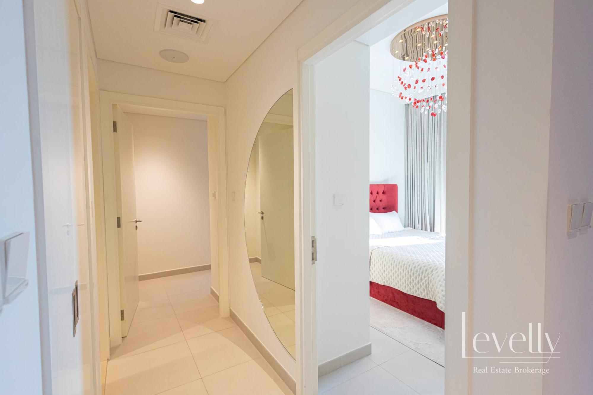 Spacious Modern 2br With Partial Burj Khalifa View Apartment *