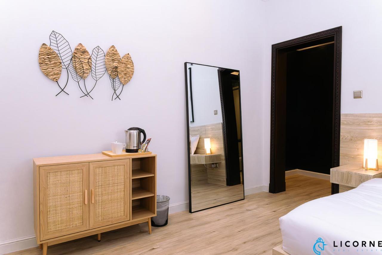 Full Moon Guest house *