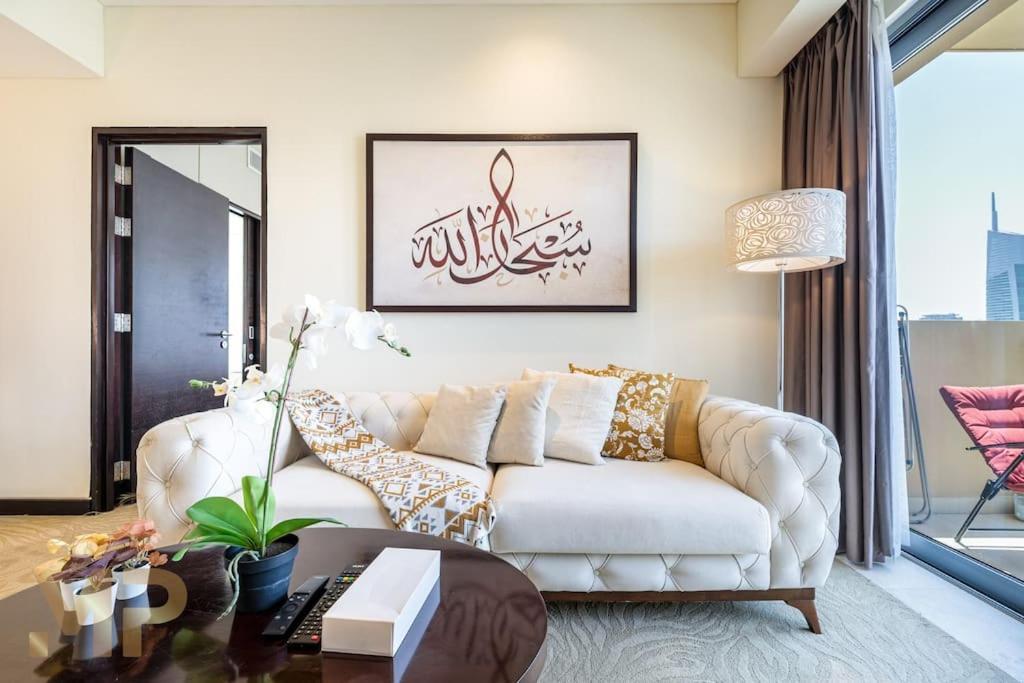 Marco Polo - Chic 1br In Marina Hub, Expansive Balcony Apartment *