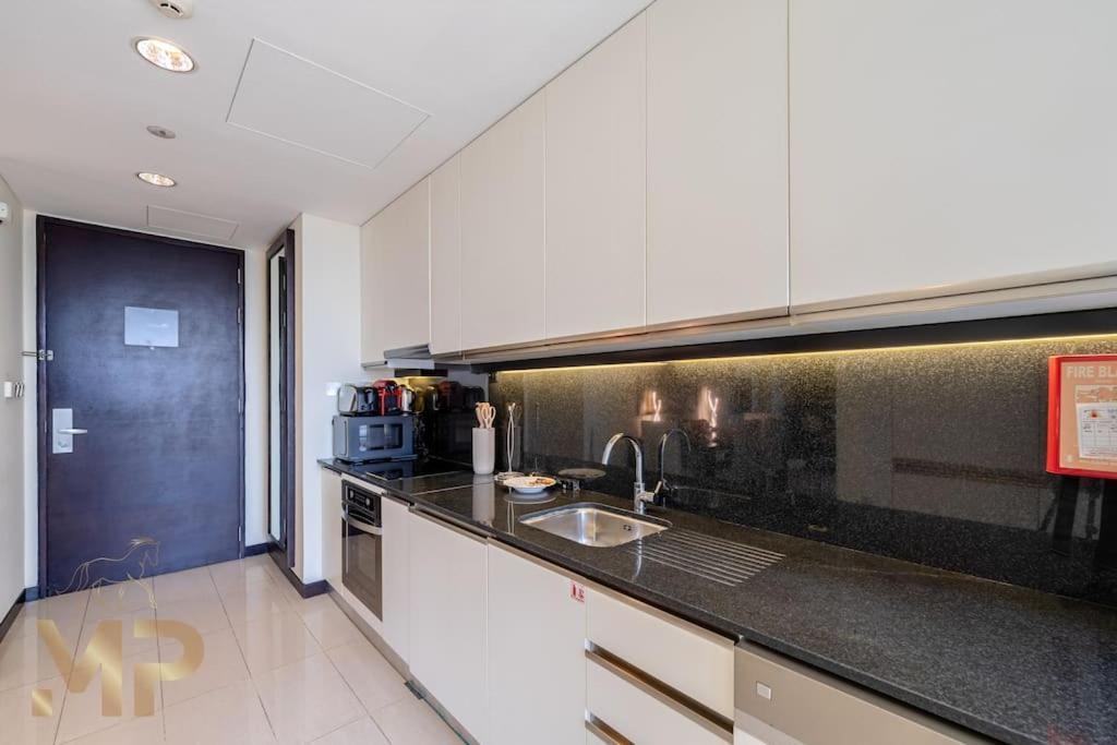 Marco Polo - Chic 1br In Marina Hub, Expansive Balcony *