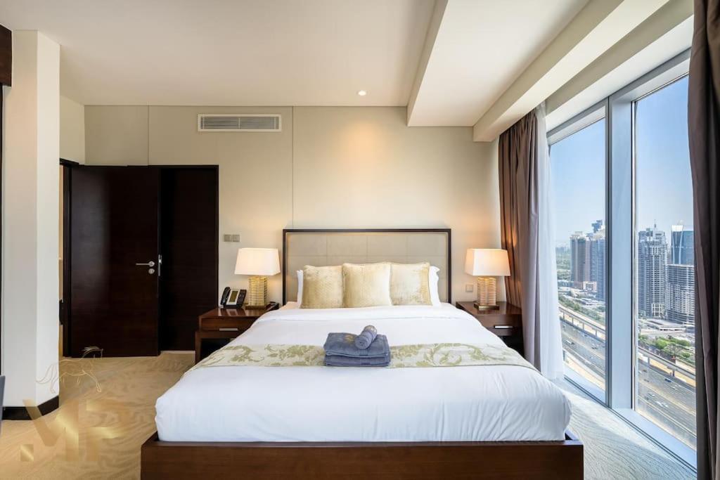 Marco Polo - Chic 1br In Marina Hub, Expansive Balcony *