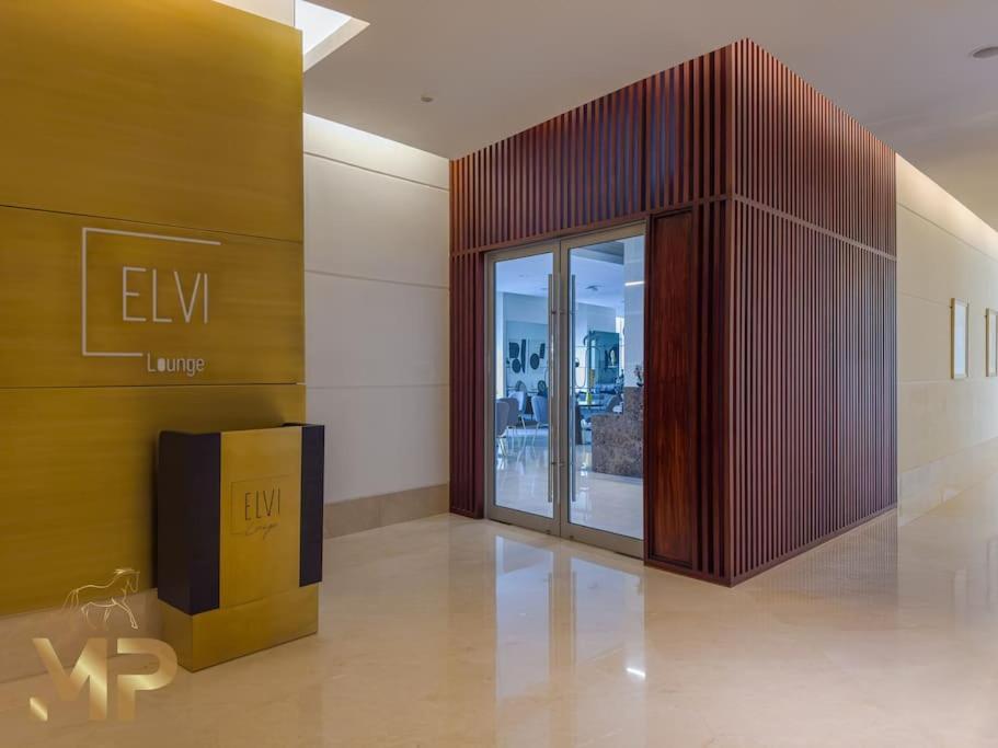Marco Polo - Chic 1br In Marina Hub, Expansive Balcony Apartment *