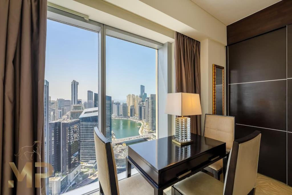 Marco Polo - Chic 1br In Marina Hub, Expansive Balcony Apartment Dubai